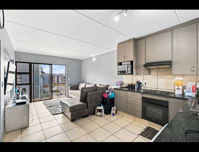 2 BEDROOM APARTMENT FOR SALE IN BARBEQUE DOWNS